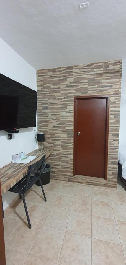 Hotel Posada Marcas Cancun Bagian luar foto