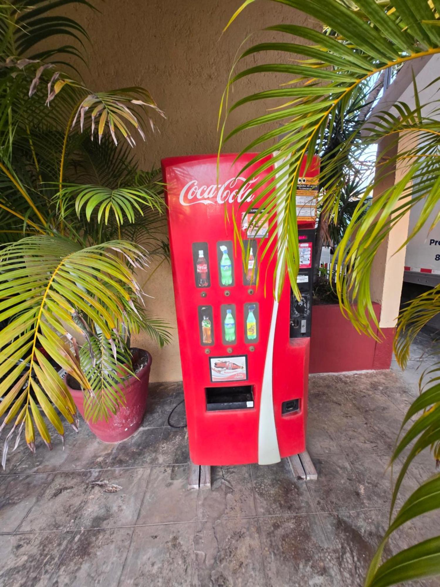 Hotel Posada Marcas Cancun Bagian luar foto