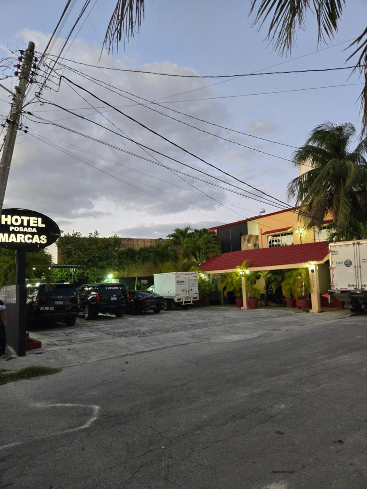 Hotel Posada Marcas Cancun Bagian luar foto